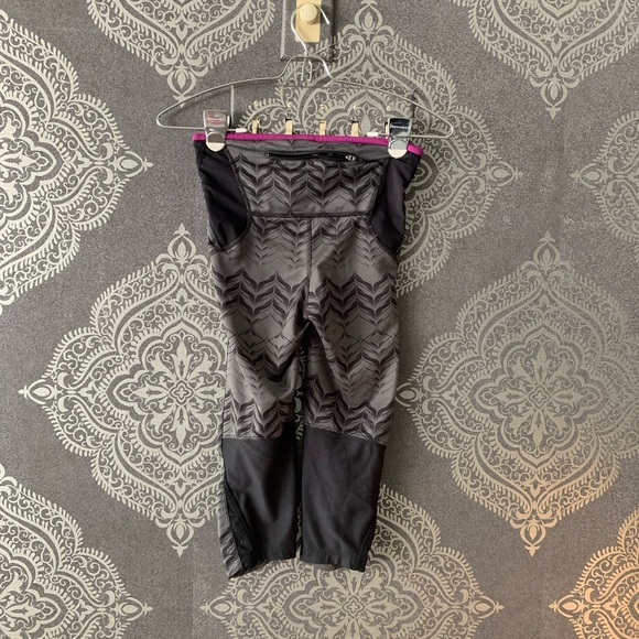 Pearl Izumi running cropped leggings XS - Picture 2 of 2
